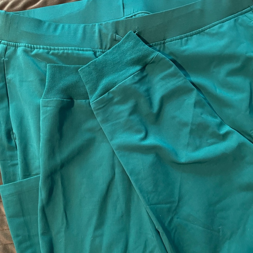 Mandala Hunter Green Jogger Scrub Bottoms